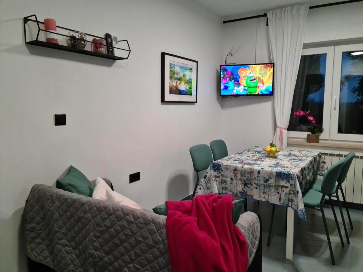 Villa Rosa With Yard And Children'S Playground Tar-Vabriga Екстер'єр фото