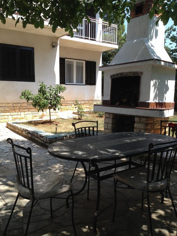 Villa Rosa With Yard And Children'S Playground Tar-Vabriga Номер фото