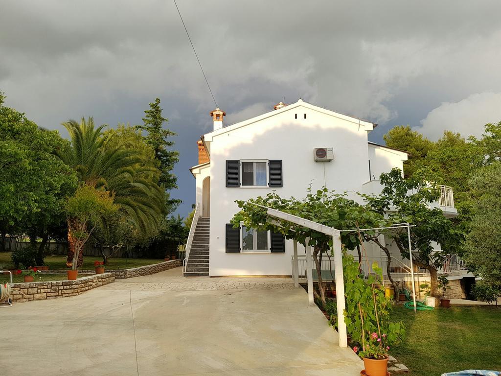 Villa Rosa With Yard And Children'S Playground Tar-Vabriga Екстер'єр фото