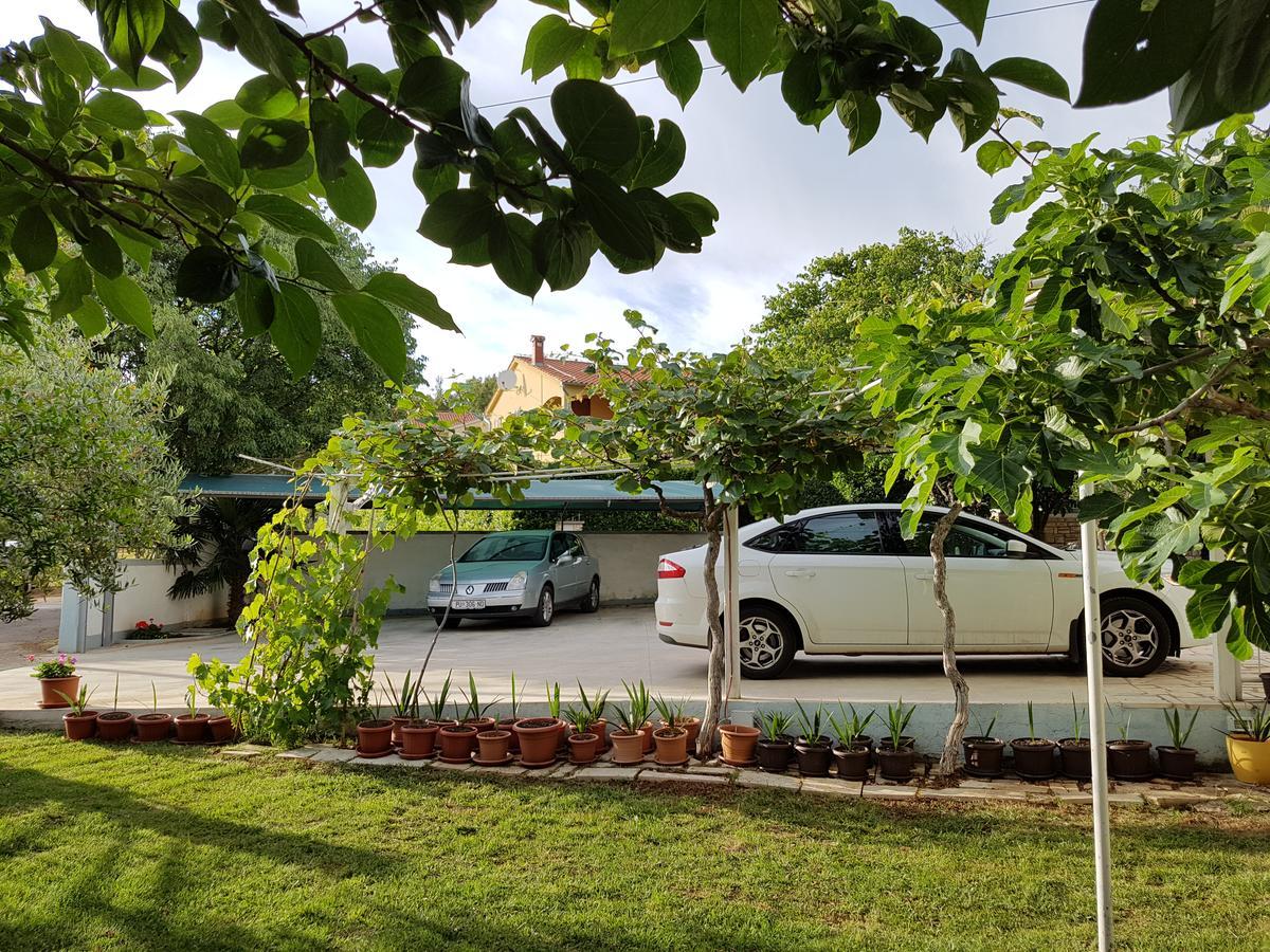 Villa Rosa With Yard And Children'S Playground Tar-Vabriga Екстер'єр фото